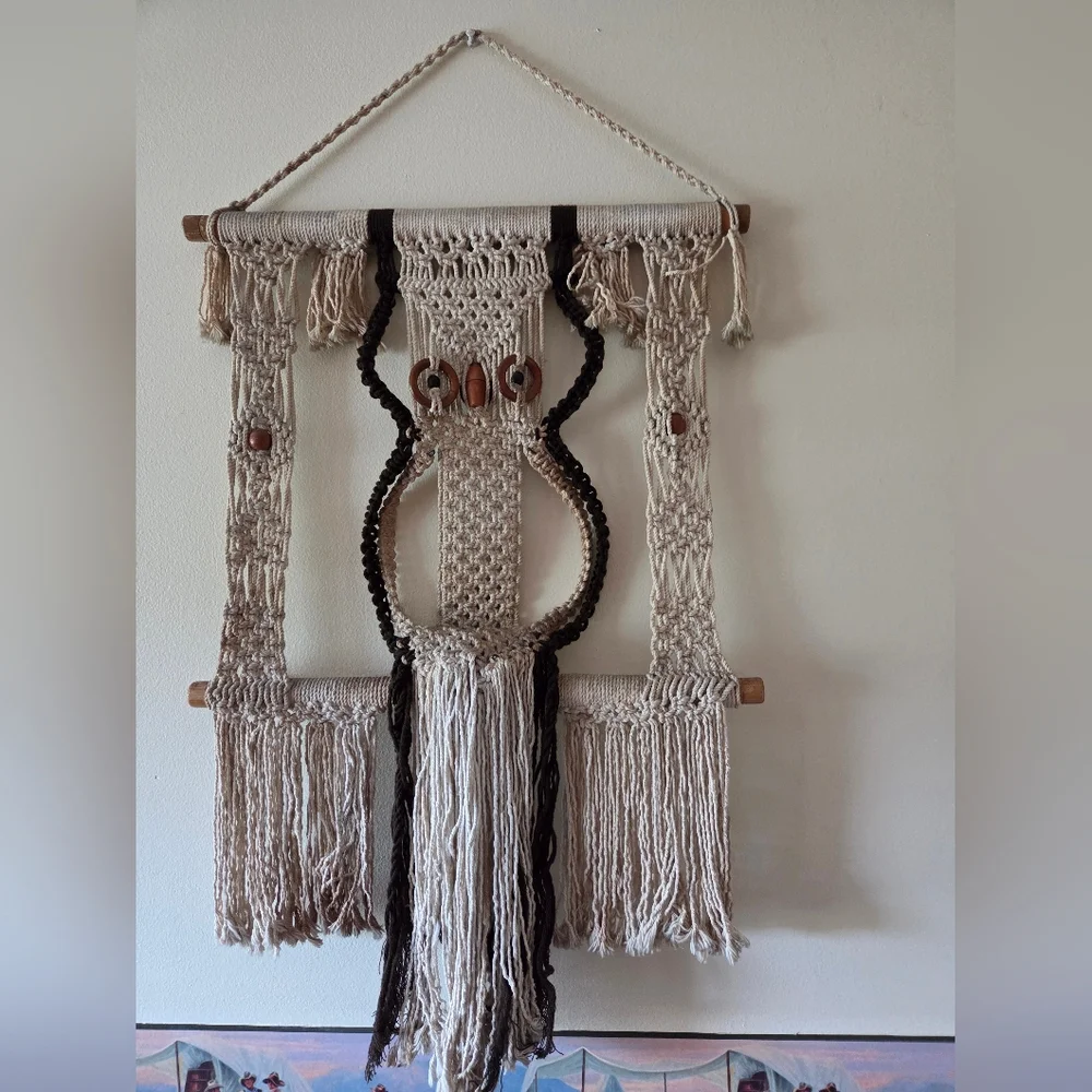 Large BoHo Owl Macrame Jute Bead Wall Hanging Vintage 1970's MCM Folk Art